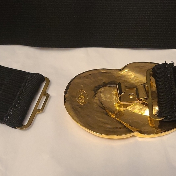 Retro 80's inspired Belt elastic with gold color clasp - Picture 3 of 5